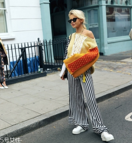 小白鞋沾墨水了怎么辦？小白鞋上的墨水去除方法