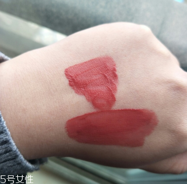 名創(chuàng)優(yōu)品唇釉試色 名創(chuàng)優(yōu)品小方管唇釉 名創(chuàng)優(yōu)品唇釉試色 名創(chuàng)優(yōu)品小方管唇釉