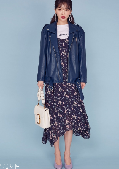 碎花連衣裙配什么外套？碎花連衣裙搭配外套圖片