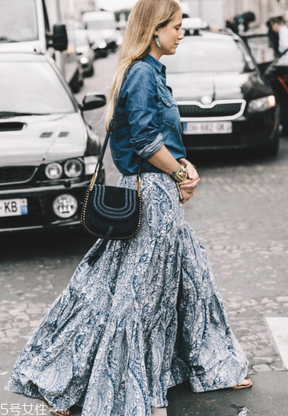 碎花連衣裙配什么外套？碎花連衣裙搭配外套圖片