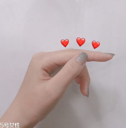 名創(chuàng)優(yōu)品指甲油漸變指甲教程 名創(chuàng)優(yōu)品薔薇時光指甲油試色 名創(chuàng)優(yōu)品指甲油漸變指甲教程 名創(chuàng)優(yōu)品薔薇時光指甲油試色