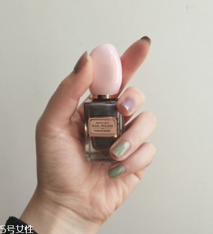 名創(chuàng)優(yōu)品指甲油漸變指甲教程 名創(chuàng)優(yōu)品薔薇時光指甲油試色 名創(chuàng)優(yōu)品指甲油漸變指甲教程 名創(chuàng)優(yōu)品薔薇時光指甲油試色