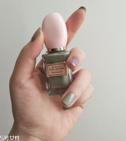 名創(chuàng)優(yōu)品指甲油漸變指甲教程 名創(chuàng)優(yōu)品薔薇時光指甲油試色 名創(chuàng)優(yōu)品指甲油漸變指甲教程 名創(chuàng)優(yōu)品薔薇時光指甲油試色