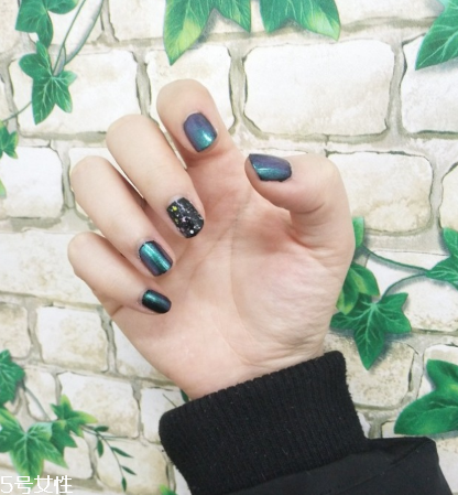 名創(chuàng)優(yōu)品指甲油漸變指甲教程 名創(chuàng)優(yōu)品薔薇時光指甲油試色 名創(chuàng)優(yōu)品指甲油漸變指甲教程 名創(chuàng)優(yōu)品薔薇時光指甲油試色