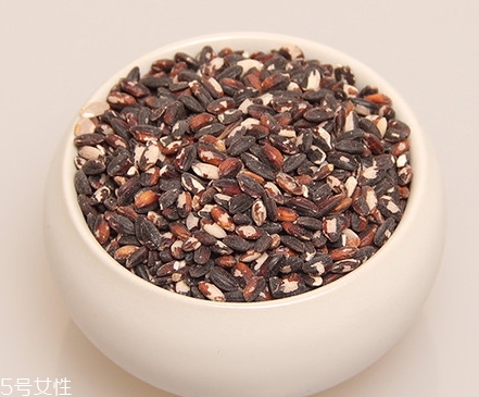 血糯米和黑米的區(qū)別 血糯米是黑米嗎？