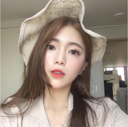 長(zhǎng)發(fā)染什么顏色好看 長(zhǎng)發(fā)染色顏色大全 長(zhǎng)發(fā)染什么顏色好看 長(zhǎng)發(fā)染色顏色大全