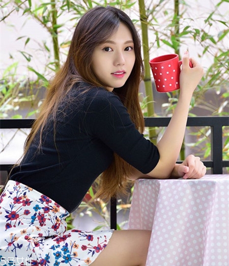 長(zhǎng)發(fā)染什么顏色好看 長(zhǎng)發(fā)染色顏色大全 長(zhǎng)發(fā)染什么顏色好看 長(zhǎng)發(fā)染色顏色大全