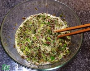 香椿炒雞蛋不能和什么同吃？香椿炒雞蛋什么人不能吃？