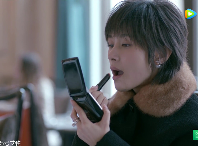 嬌蘭金鉆修顏粉餅色號選擇 嬌蘭金鉆修顏粉餅價(jià)格