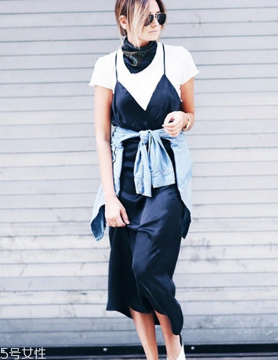 白色t恤怎么搭配？白色t恤常見搭配技巧