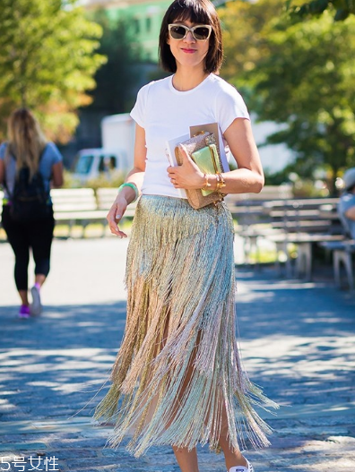 白色t恤怎么搭配？白色t恤常見搭配技巧