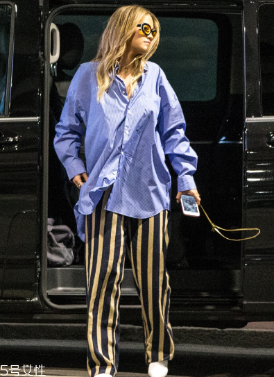 條紋襯衫怎么穿好看？條紋襯衫明星搭配