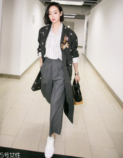 條紋襯衫怎么穿好看？條紋襯衫明星搭配