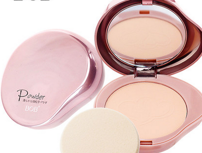 涂了粉底液還要涂粉餅嗎 涂了粉底液后這樣涂粉餅 涂了粉底液還要涂粉餅嗎 涂了粉底液后這樣涂粉餅