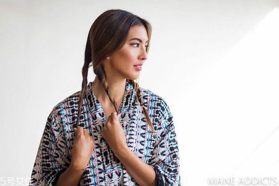 最好看的日系麻花盤(pán)發(fā)圖解步驟