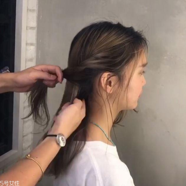 最好看的日系麻花盤(pán)發(fā)圖解步驟