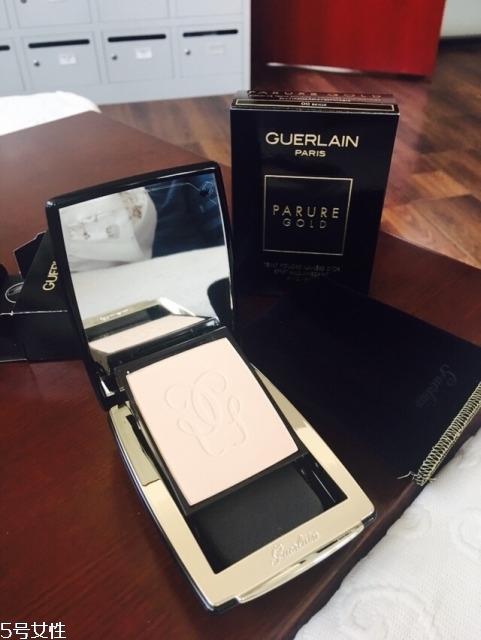 嬌蘭金鉆修顏粉餅色號選擇 嬌蘭金鉆修顏粉餅價(jià)格