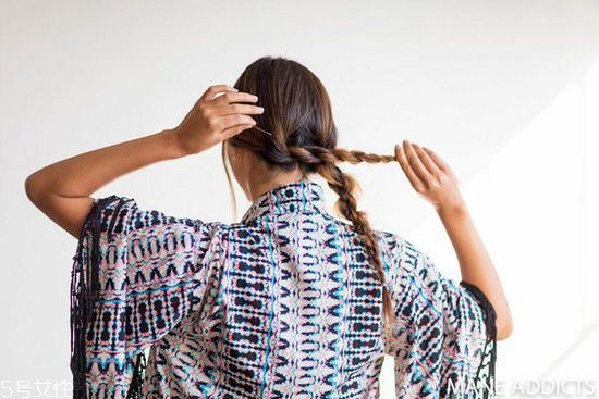 最好看的日系麻花盤(pán)發(fā)圖解步驟