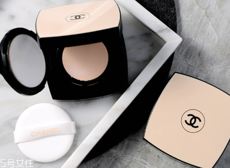 香奈兒果凍氣墊真假辨別方法 香奈兒氣墊和ysl氣墊哪個(gè)好 香奈兒果凍氣墊真假辨別方法 香奈兒氣墊和ysl氣墊哪個(gè)好