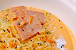 牛奶辛拉面煮多久？牛奶辛拉面牛奶和水的比例