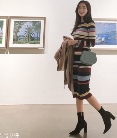 條紋連衣裙配什么鞋子？條紋連衣裙搭配鞋子圖片