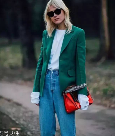 白色t恤搭配什么外套？白色t恤搭配外套圖片