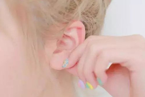 圓臉腮紅的畫法圖解教程 圓臉腮紅的畫法圖解教程