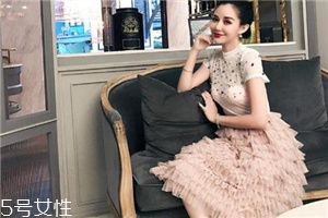 半身裙怎么搭配更優(yōu)雅？半身裙穿搭技巧