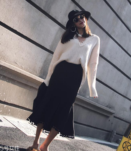 半身裙怎么搭配更優(yōu)雅？半身裙穿搭技巧