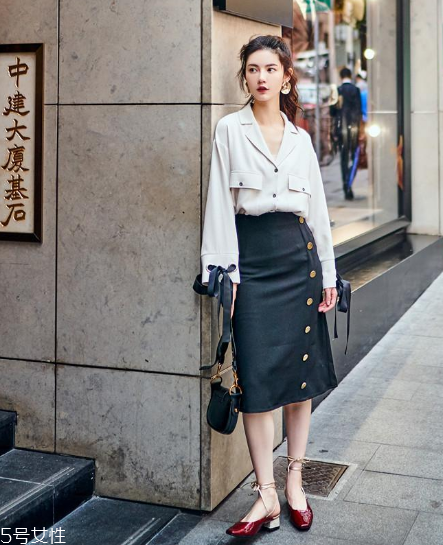 半身裙怎么搭配更優(yōu)雅？半身裙穿搭技巧