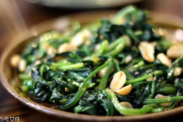菠菜炒幾分鐘能熟 菠菜炒幾分鐘才夠營(yíng)養(yǎng)