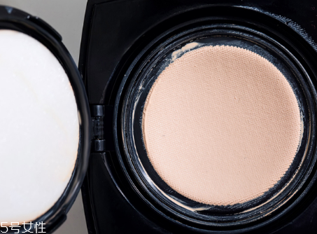 香奈兒果凍氣墊真假辨別方法 香奈兒氣墊和ysl氣墊哪個(gè)好 香奈兒果凍氣墊真假辨別方法 香奈兒氣墊和ysl氣墊哪個(gè)好