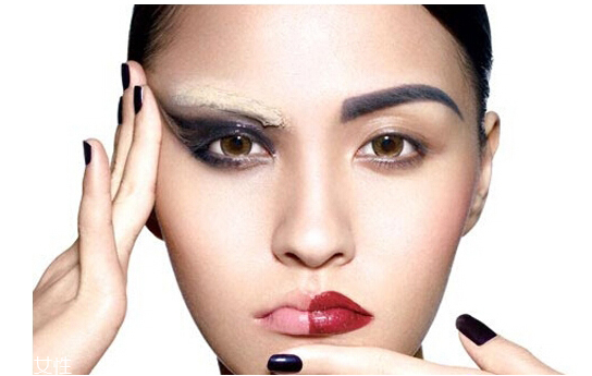 怎樣擦粉底不脫妝 這樣擦粉底一整天不脫妝 怎樣擦粉底不脫妝 這樣擦粉底一整天不脫妝