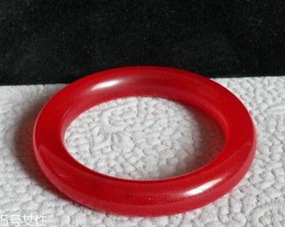 紅翡翠值錢嗎？紅翡翠值得收藏嗎