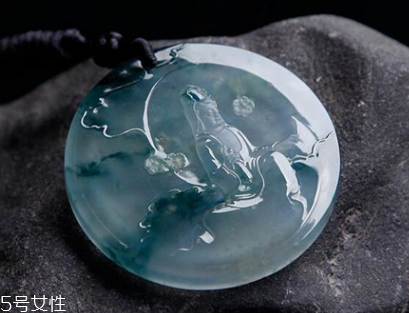 翡翠可以戴著洗澡嗎？翡翠洗澡能戴嗎