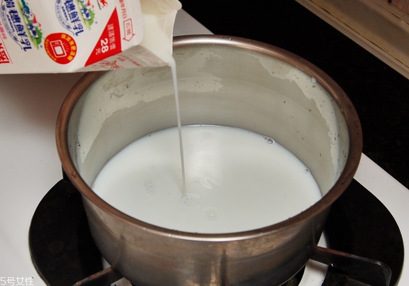 盒裝牛奶怎么加熱 盒裝牛奶可以用開(kāi)水加熱嗎 盒裝牛奶怎么加熱 盒裝牛奶可以用開(kāi)水加熱嗎