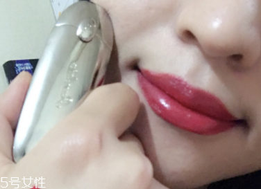 嬌蘭冰冰色口紅適合素顏嗎 嬌蘭口紅25號素顏效果圖 嬌蘭冰冰色口紅適合素顏嗎 嬌蘭口紅25號素顏效果圖