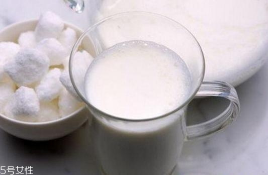 盒裝牛奶怎么加熱 盒裝牛奶可以用開(kāi)水加熱嗎 盒裝牛奶怎么加熱 盒裝牛奶可以用開(kāi)水加熱嗎