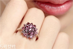 碧璽戒指面劃痕怎么辦？碧璽戒指劃痕修復(fù)方法