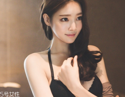 文胸海綿有味道能穿嗎？文胸海綿有味道的影響