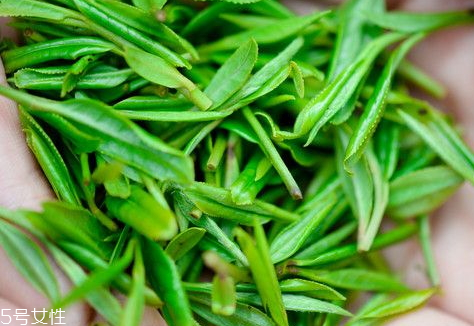 龍井用什么茶具泡好 龍井茶泡水用量 龍井用什么茶具泡好 龍井茶泡水用量