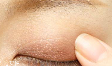 圓眼睛怎么畫(huà)下眼線 這么畫(huà)擺脫眼大無(wú)神 圓眼睛怎么畫(huà)下眼線 這么畫(huà)擺脫眼大無(wú)神