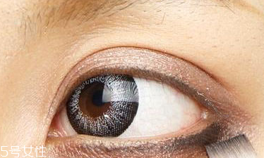 圓眼睛怎么畫(huà)下眼線 這么畫(huà)擺脫眼大無(wú)神 圓眼睛怎么畫(huà)下眼線 這么畫(huà)擺脫眼大無(wú)神