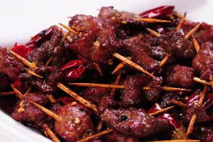 牙簽牛肉是哪里的小吃 牙簽牛肉好吃嗎 牙簽牛肉是哪里的小吃 牙簽牛肉好吃嗎