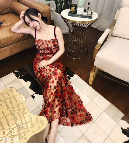 吊帶裙適合什么身材？吊帶裙穿搭圖片