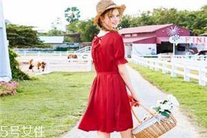 下半身胖怎么搭配衣服？下半身胖穿搭技巧