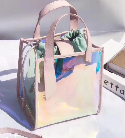 小ck鐳射包多少錢？charles keith鐳射包價(jià)格