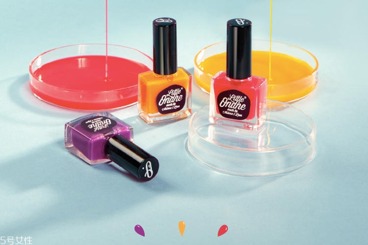 漸變指甲油哪個(gè)牌子好 7款漸變指甲油輕松玩出個(gè)性 漸變指甲油哪個(gè)牌子好 7款漸變指甲油輕松玩出個(gè)性