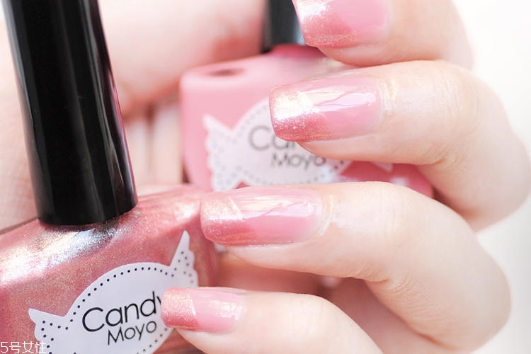 漸變指甲油哪個(gè)牌子好 7款漸變指甲油輕松玩出個(gè)性 漸變指甲油哪個(gè)牌子好 7款漸變指甲油輕松玩出個(gè)性