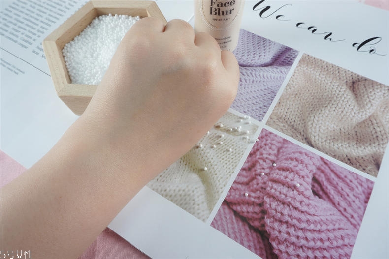 伊蒂之屋妝前乳適合油皮嗎 畫(huà)報(bào)妝前乳油皮實(shí)測(cè) 伊蒂之屋妝前乳適合油皮嗎 畫(huà)報(bào)妝前乳油皮實(shí)測(cè)